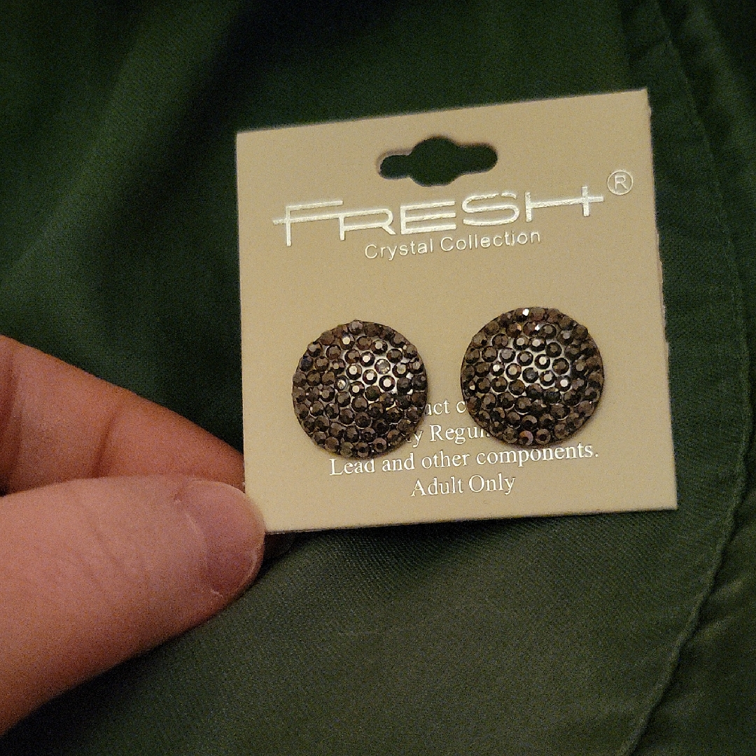 Fresh Crystal Collection Sparkle Stud Peirced Earrings